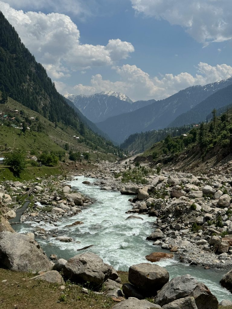 A full travel guide for beginners to Tirthan Valley